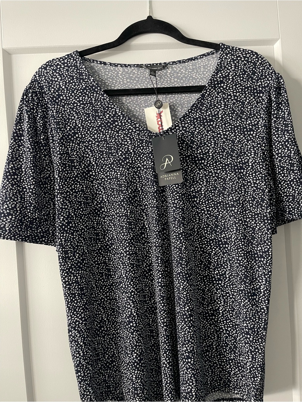 Adrianna Papell Black and White Speckle V-Neck Short Sleeve Top